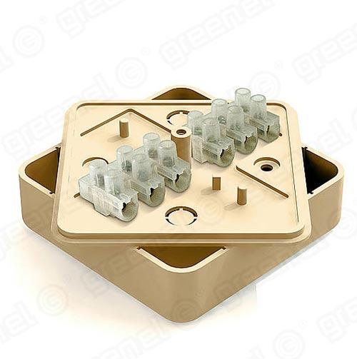 Коробка распаячная Greenel GE41216-11 ОП 75*75*28мм, цвет сосна, с контактной  группой 6 кл.  GE41216-11